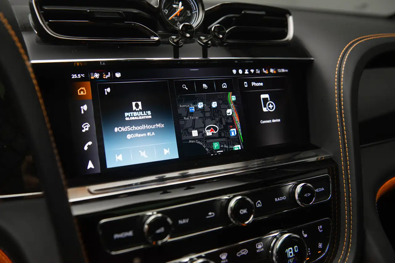 Bentley Bentayga - Image 12