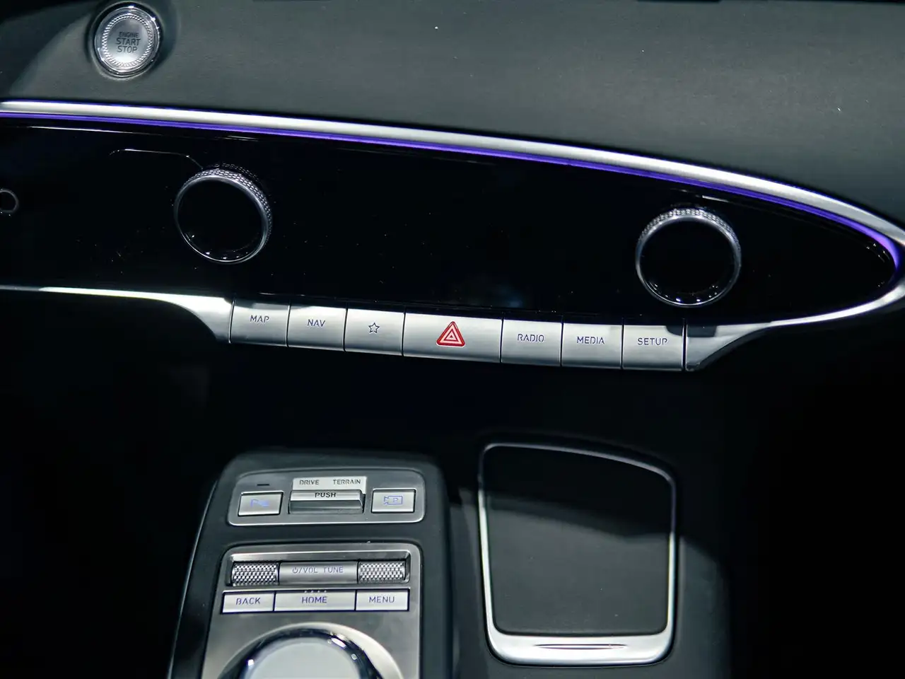 Genesis GV70 - Image 22