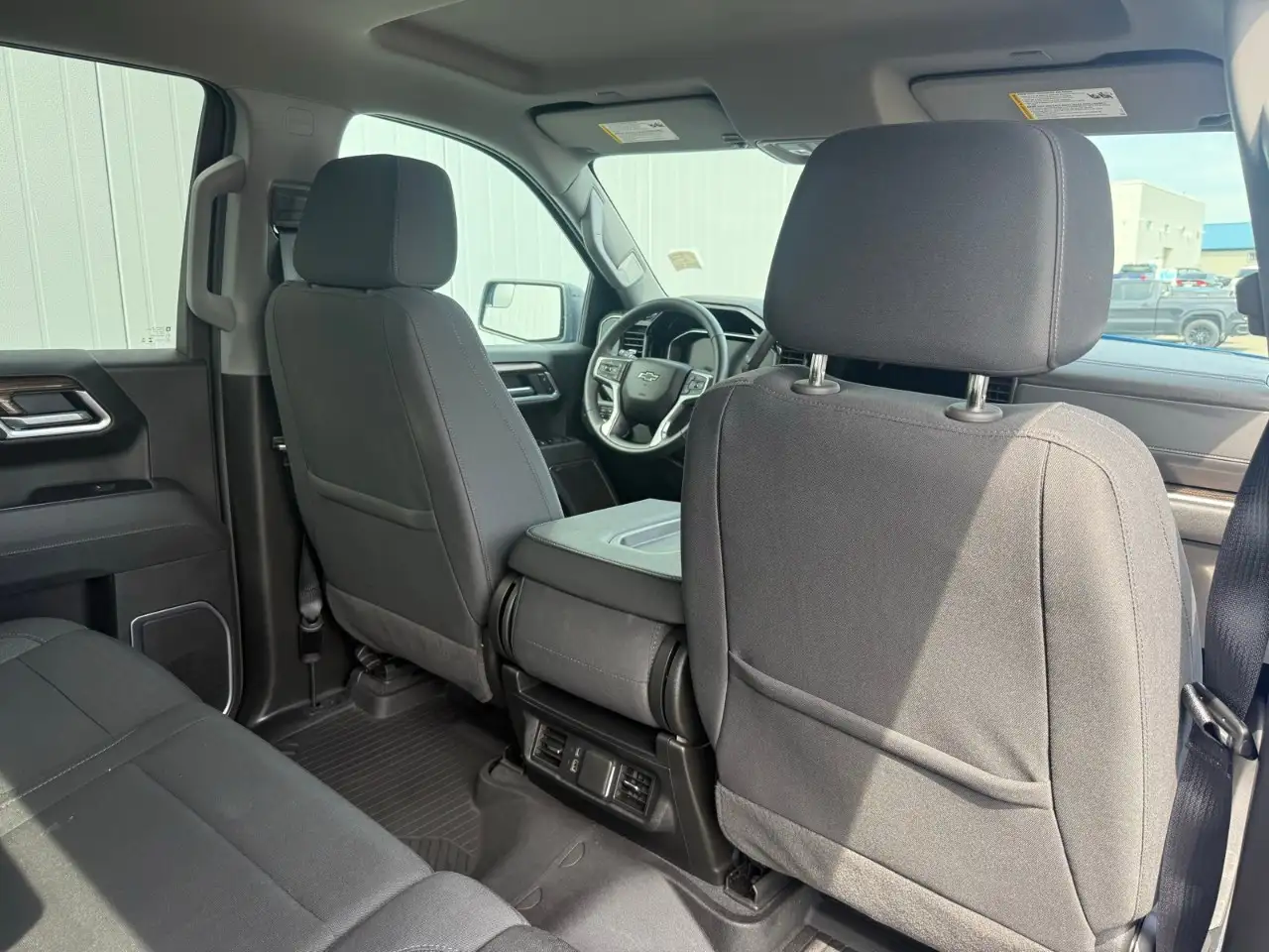 Chevrolet Silverado 1500 - Image 18