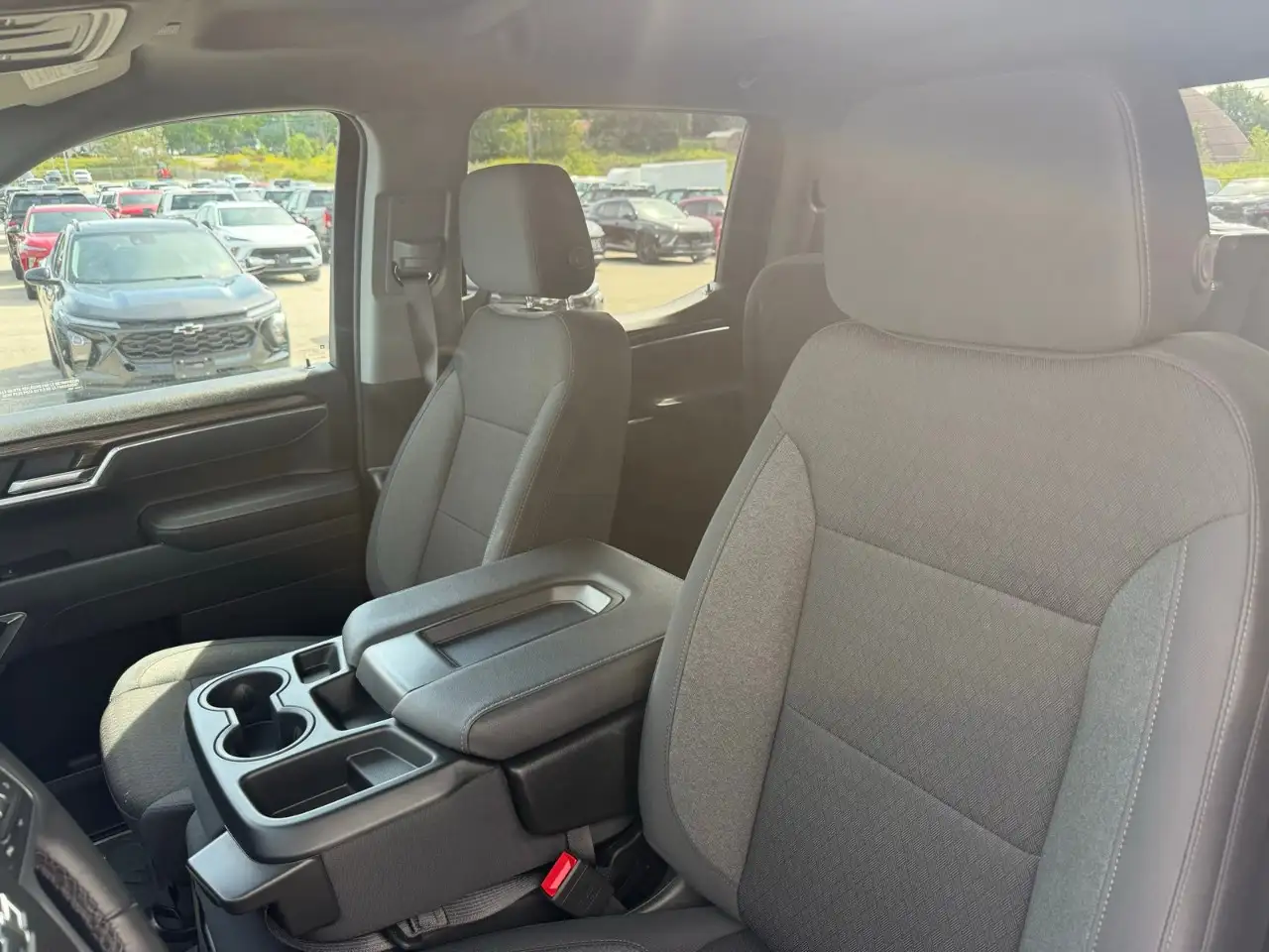 Chevrolet Silverado 1500 - Image 11