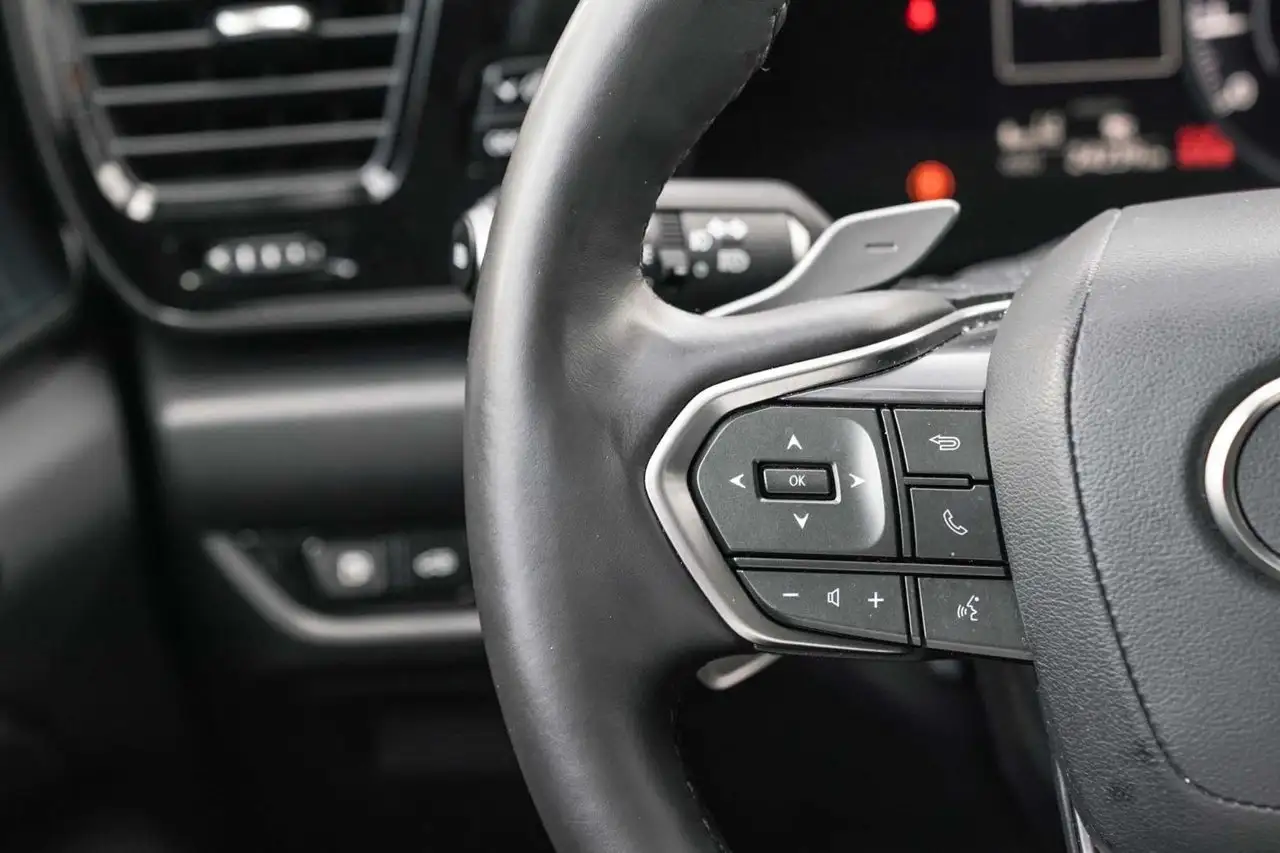 Lexus NX - Image 25