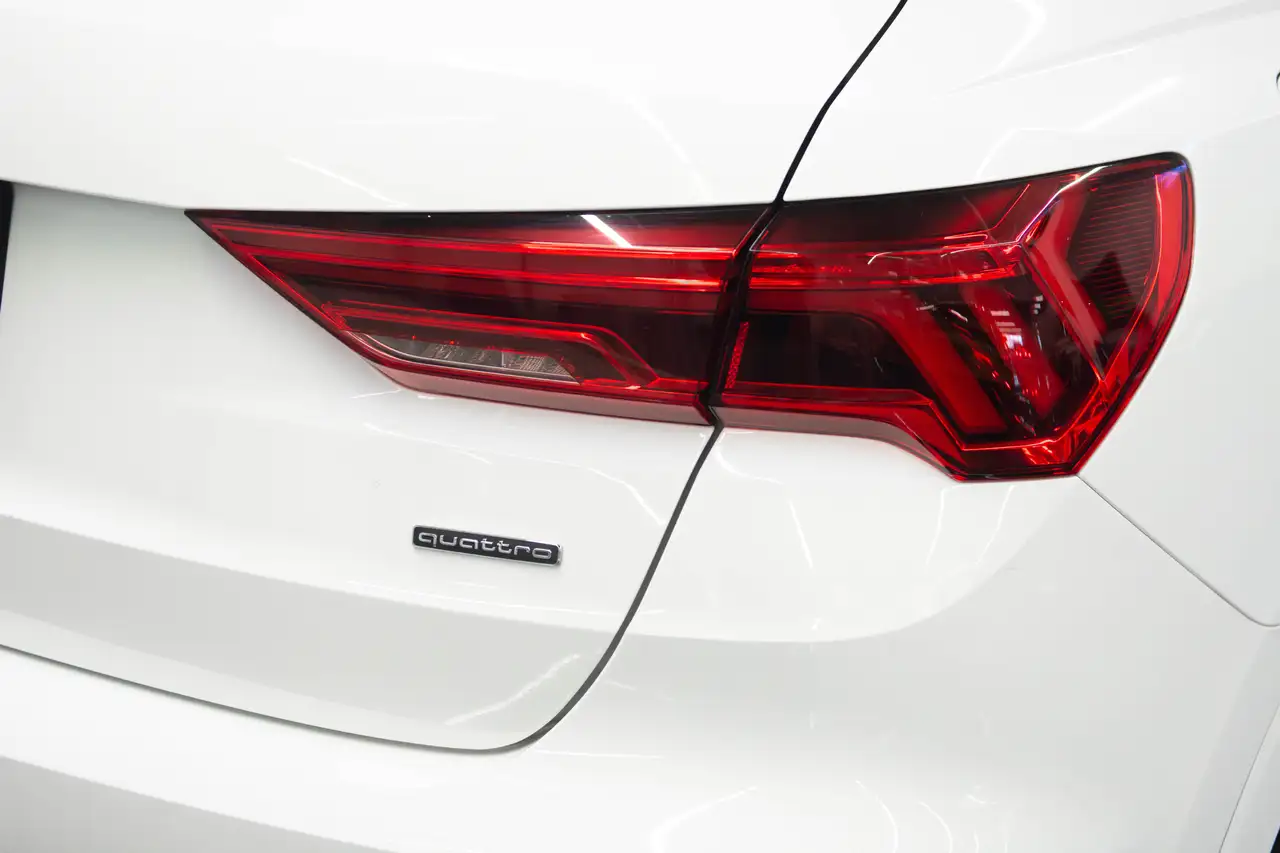 Audi Q3 - Image 12