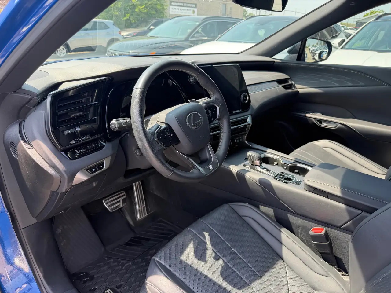 Lexus RX - Image 17
