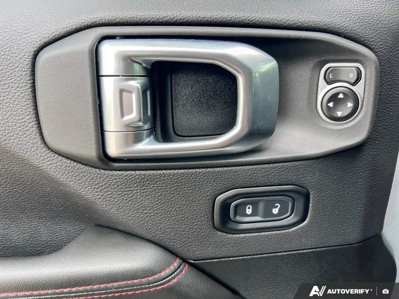 Jeep Wrangler - Image 16