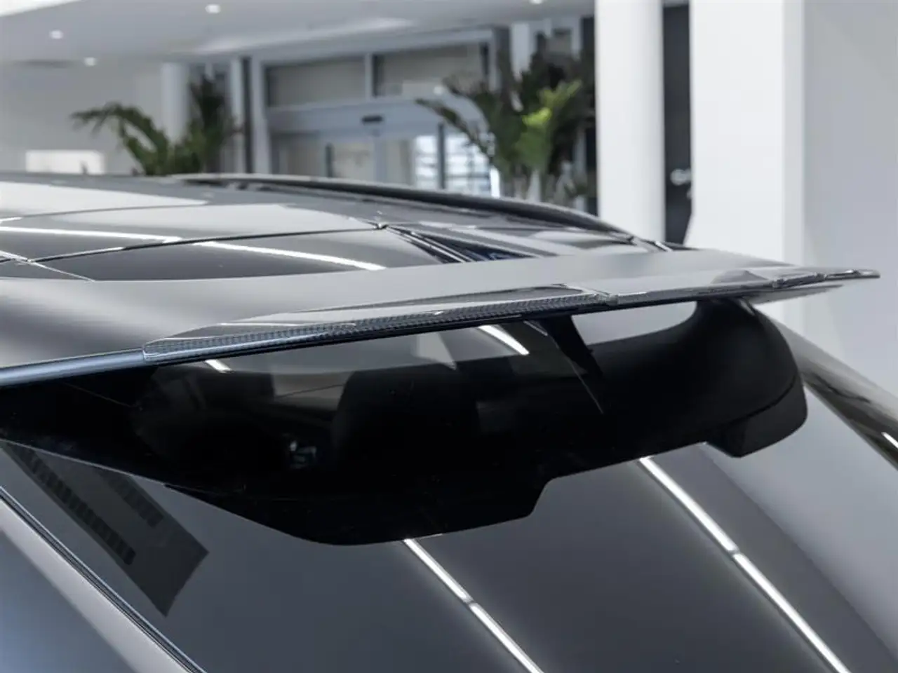 Aston Martin DBX - Image 41