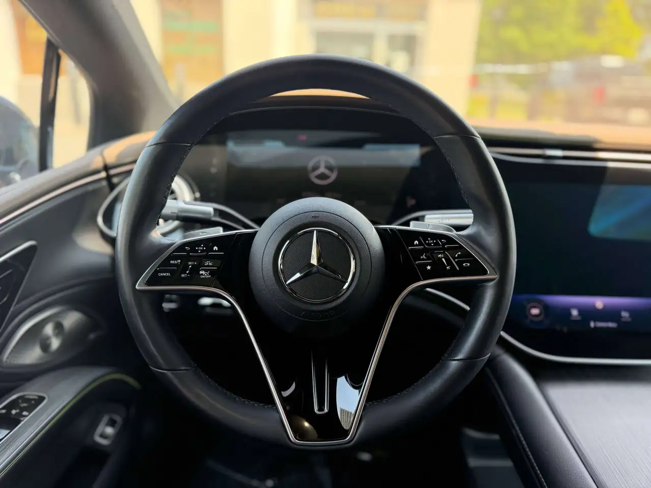 Mercedes-Benz EQS - Image 13