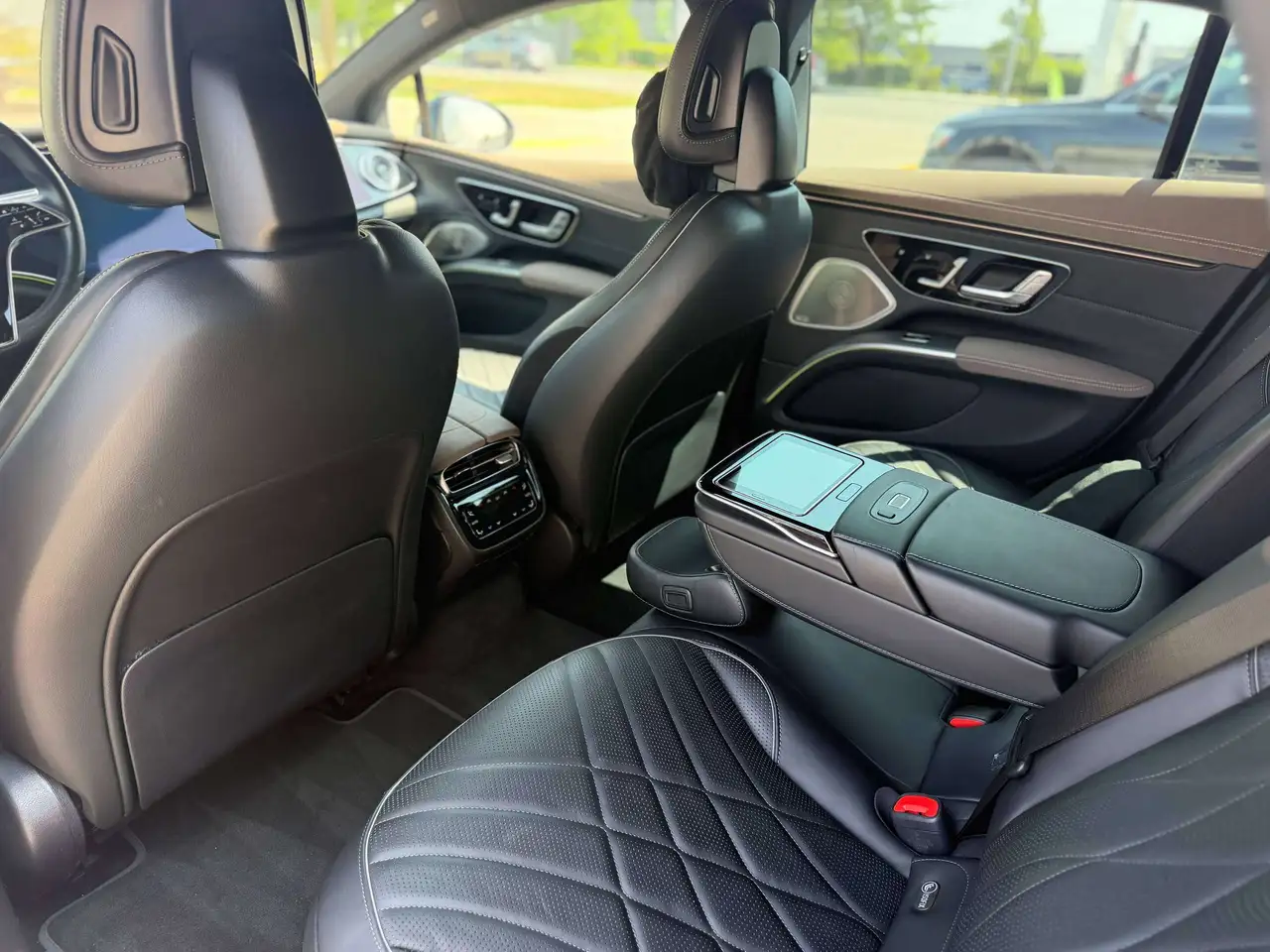 Mercedes-Benz EQS - Image 17