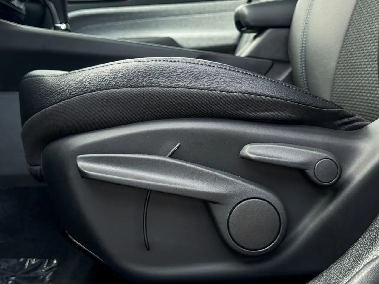 Jeep Compass - Image 30