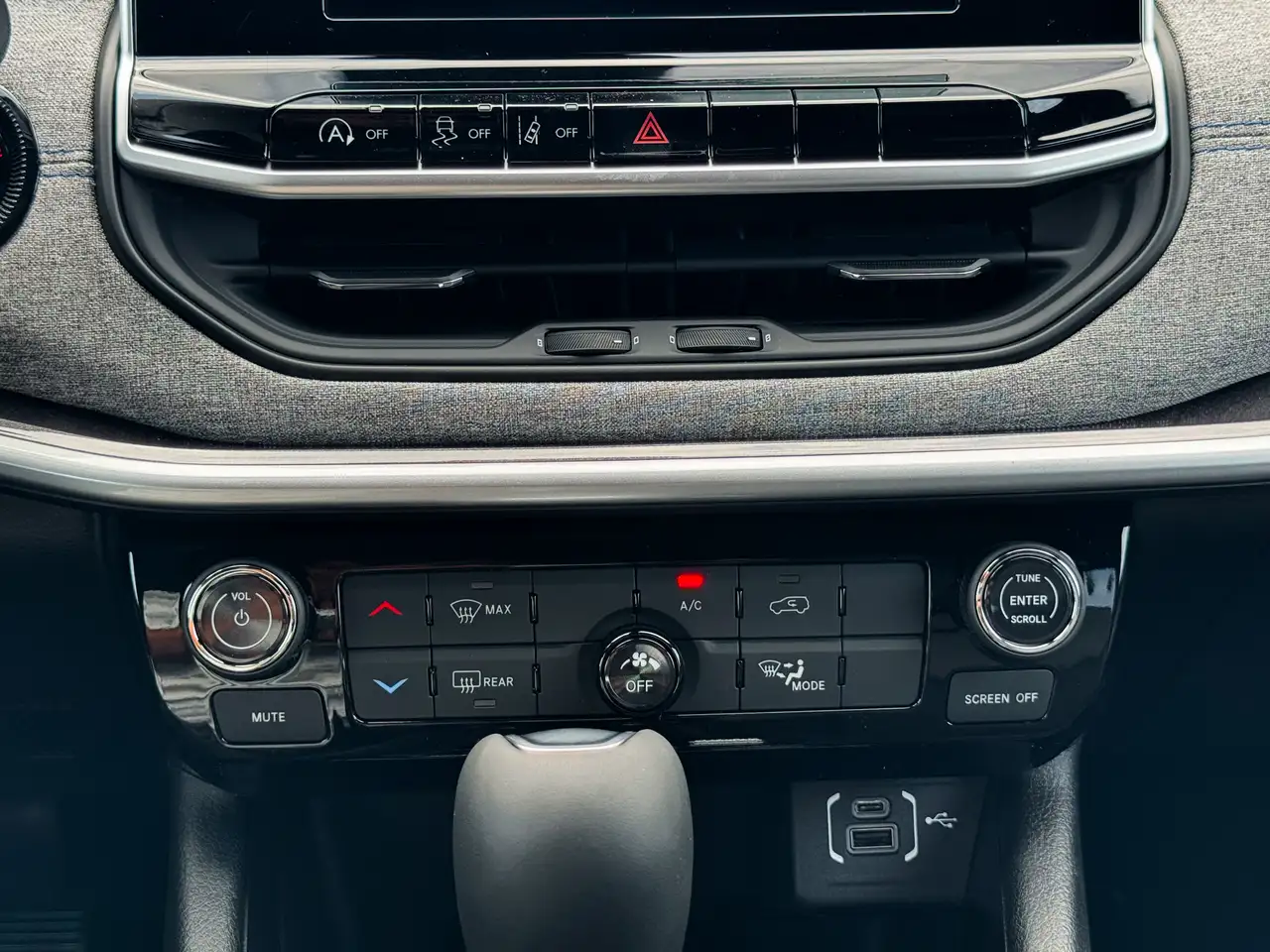 Jeep Compass - Image 22