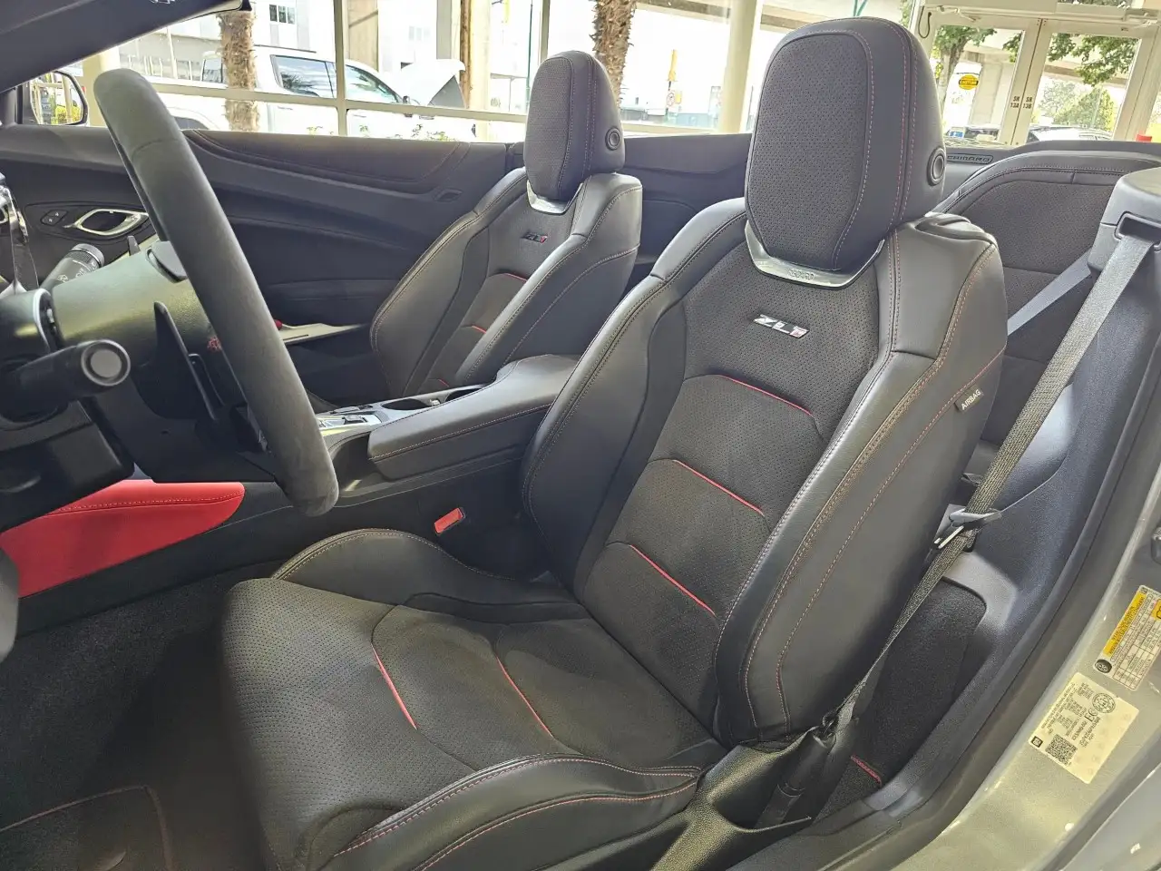 Chevrolet Camaro - Image 22