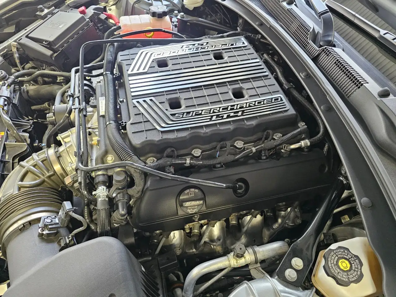 Chevrolet Camaro - Image 15