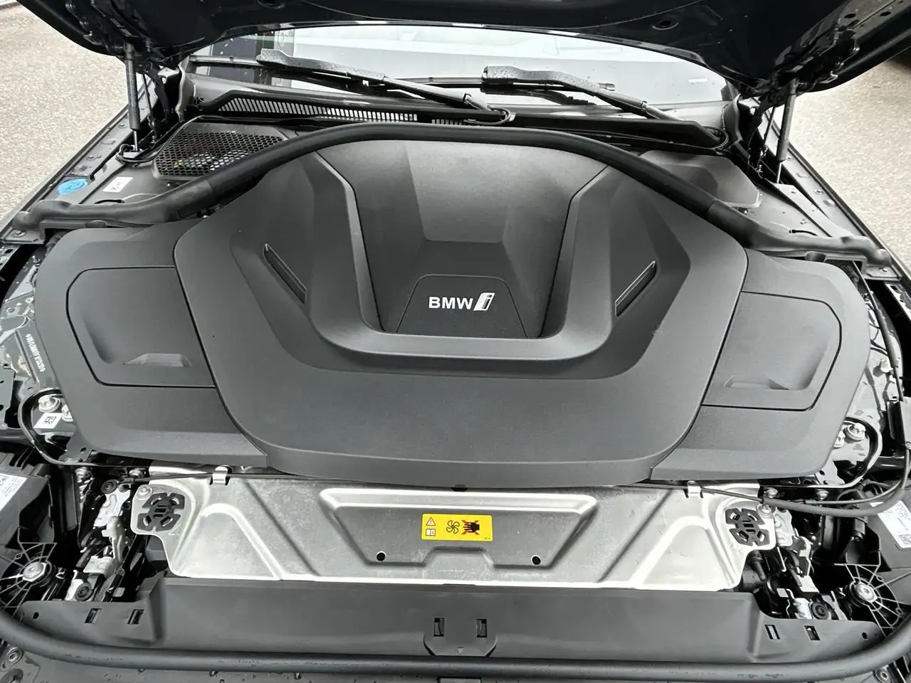 BMW i4 - Image 34