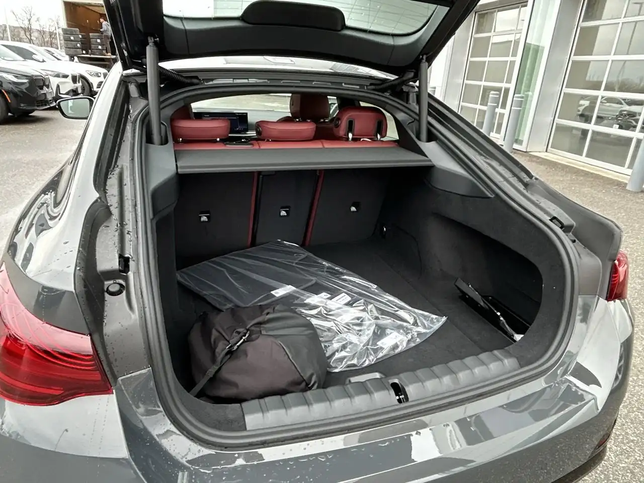 BMW i4 - Image 32