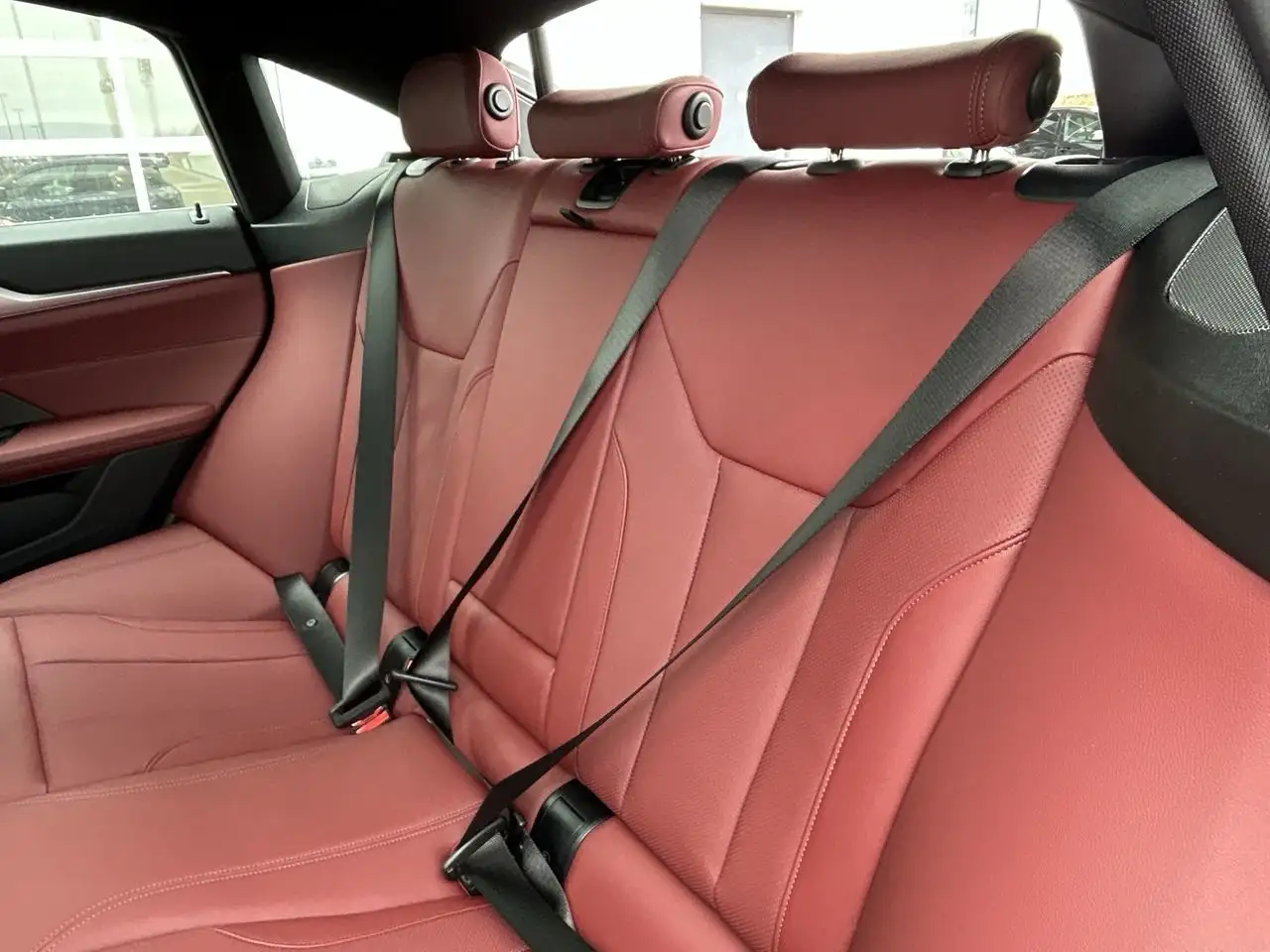 BMW i4 - Image 31