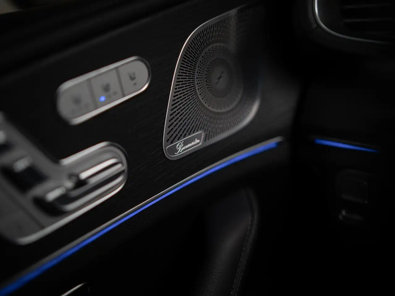 Mercedes-Benz GLS - Image 22