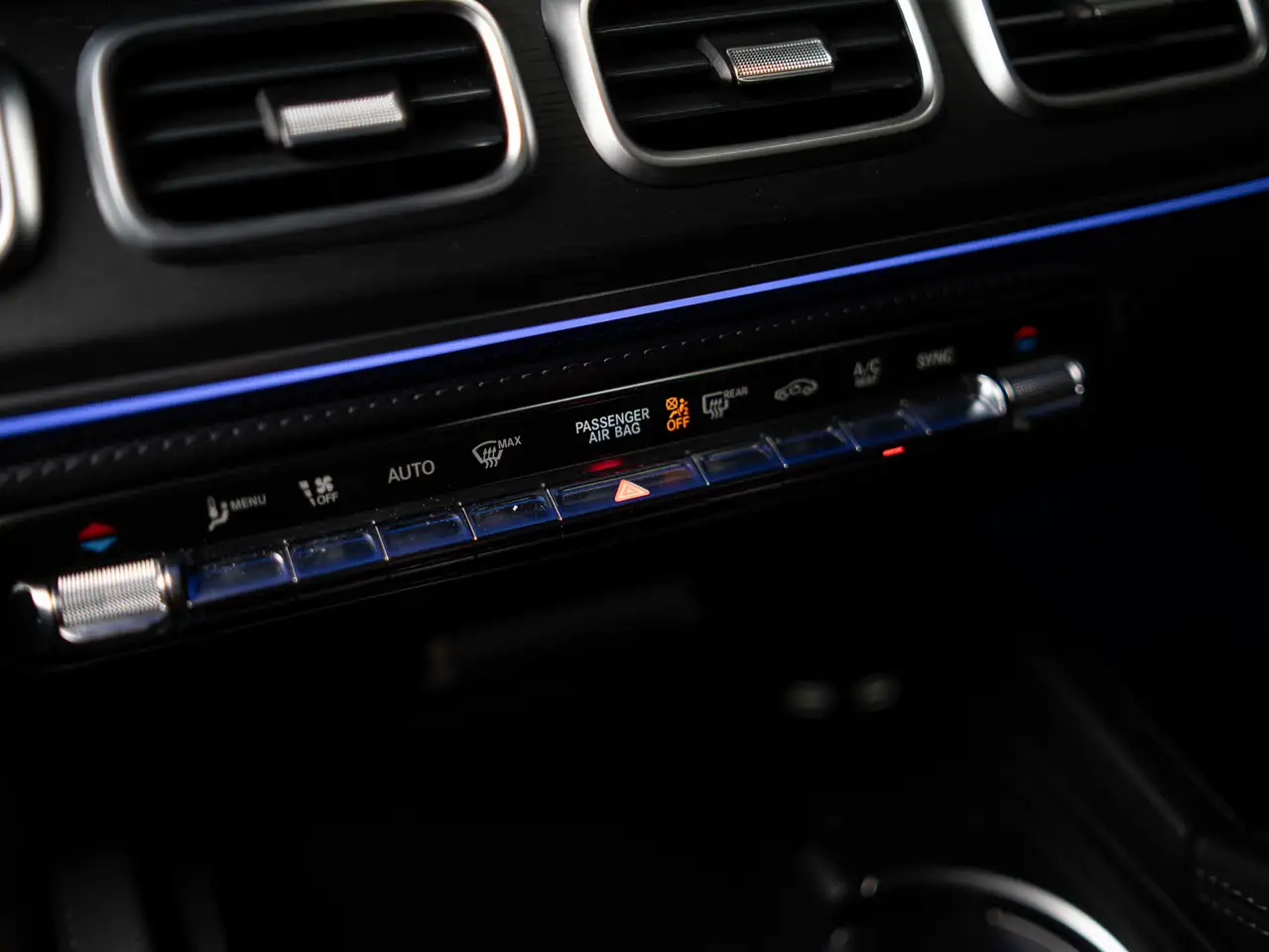 Mercedes-Benz GLS - Image 23