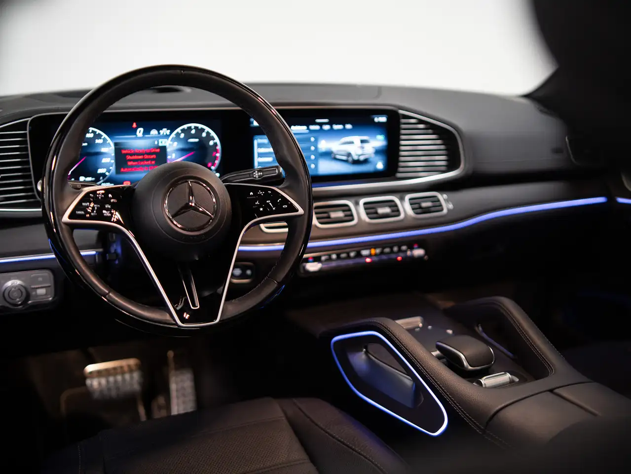 Mercedes-Benz GLS - Image 35