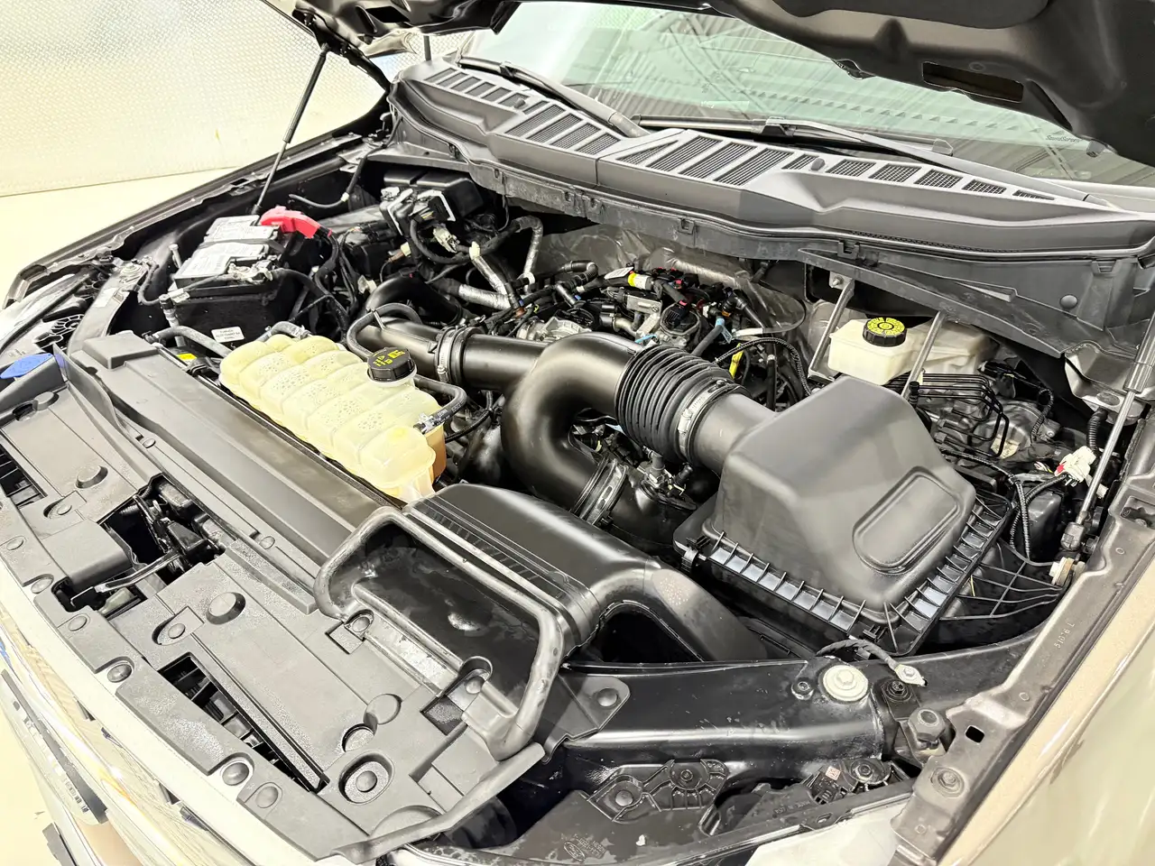 Ford F-150 - Image 30