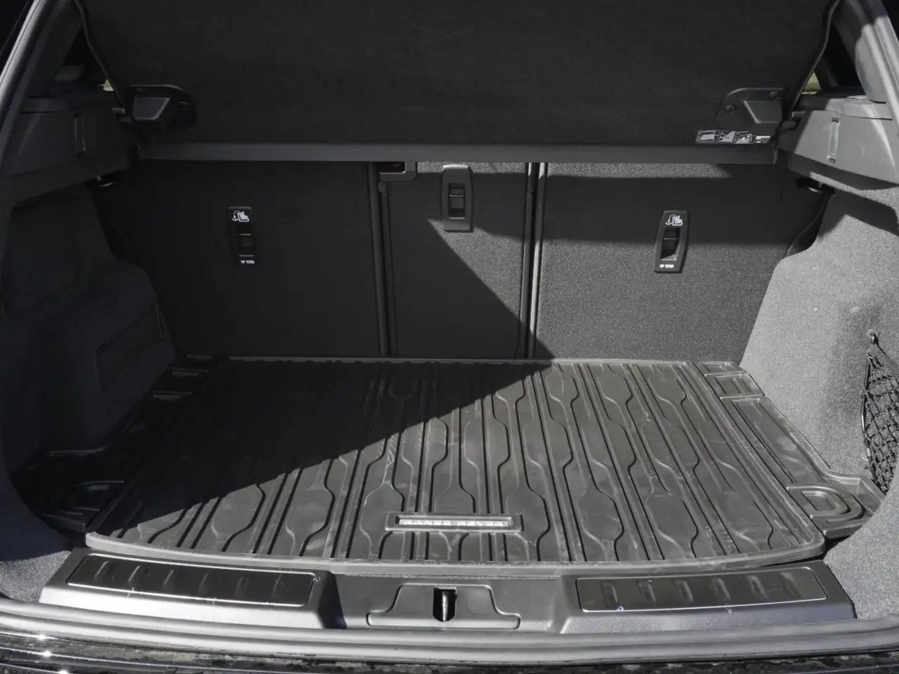 Land Rover Range Rover Evoque - Image 25