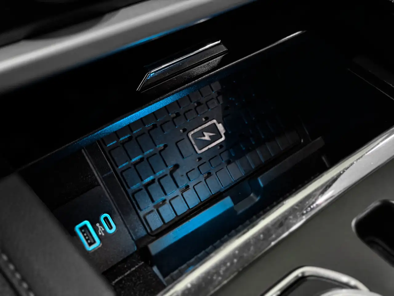Ford Expedition - Image 22