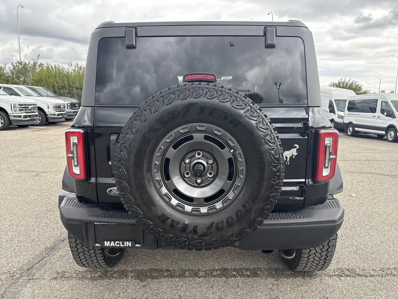 Ford Bronco - Image 10