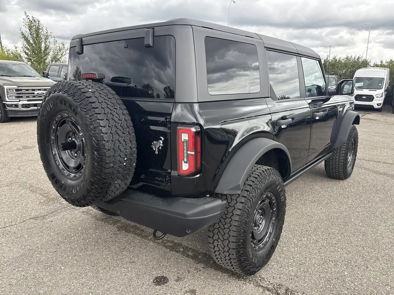 Ford Bronco - Image 12