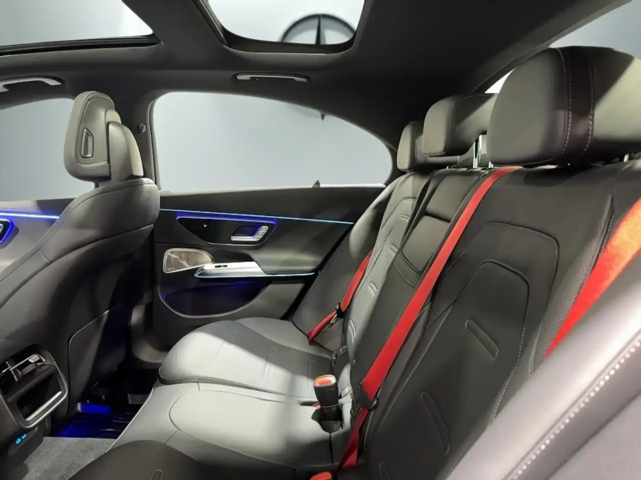 Mercedes-Benz E-Class - Image 15