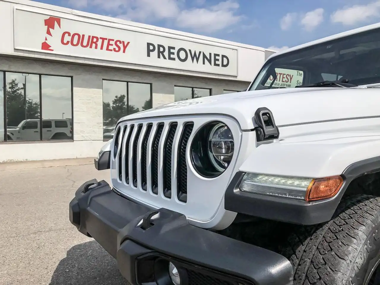 Jeep Wrangler - Image 11