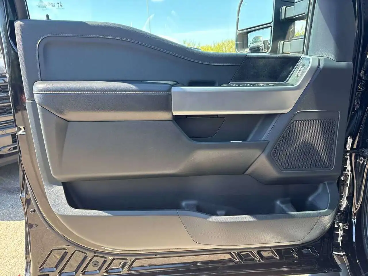 Ford F-150 - Image 16