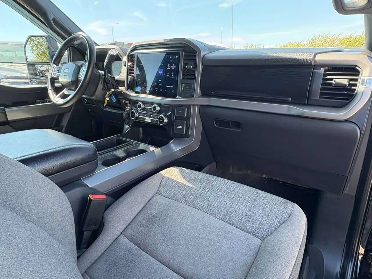 Ford F-150 - Image 33
