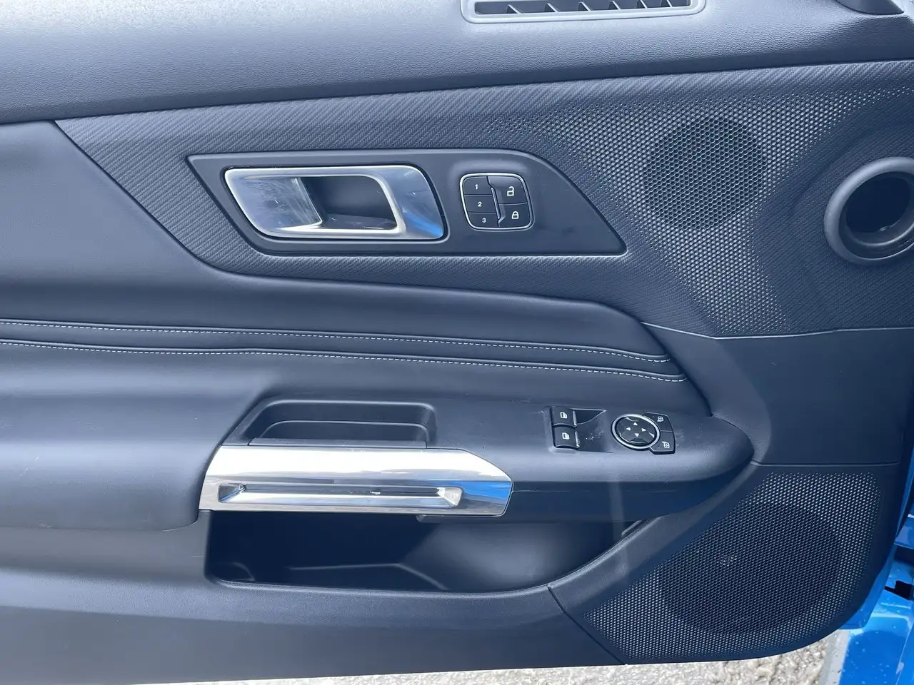 Ford Mustang - Image 21