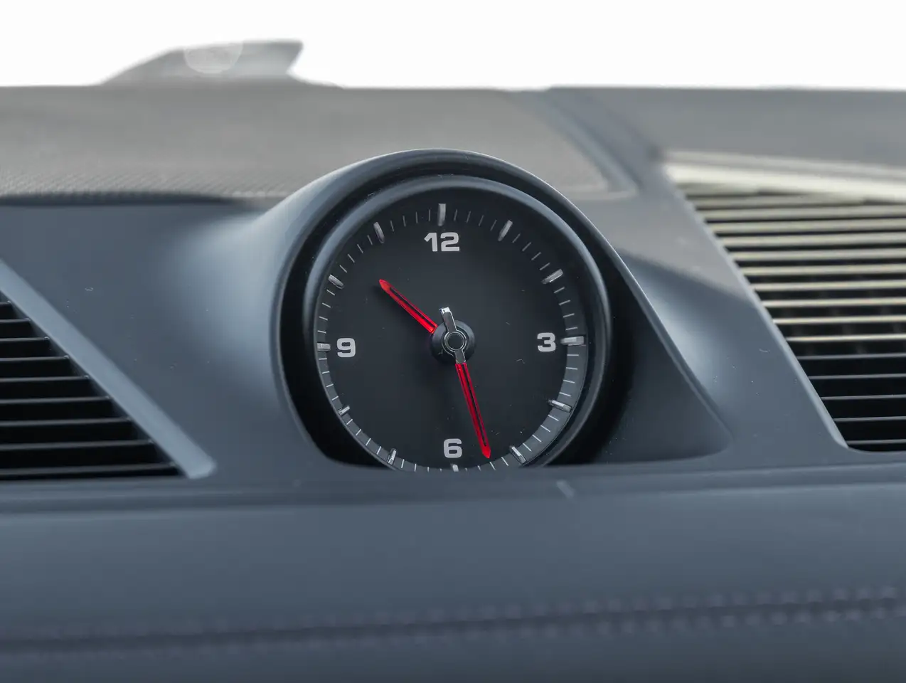 Porsche Cayenne - Image 31