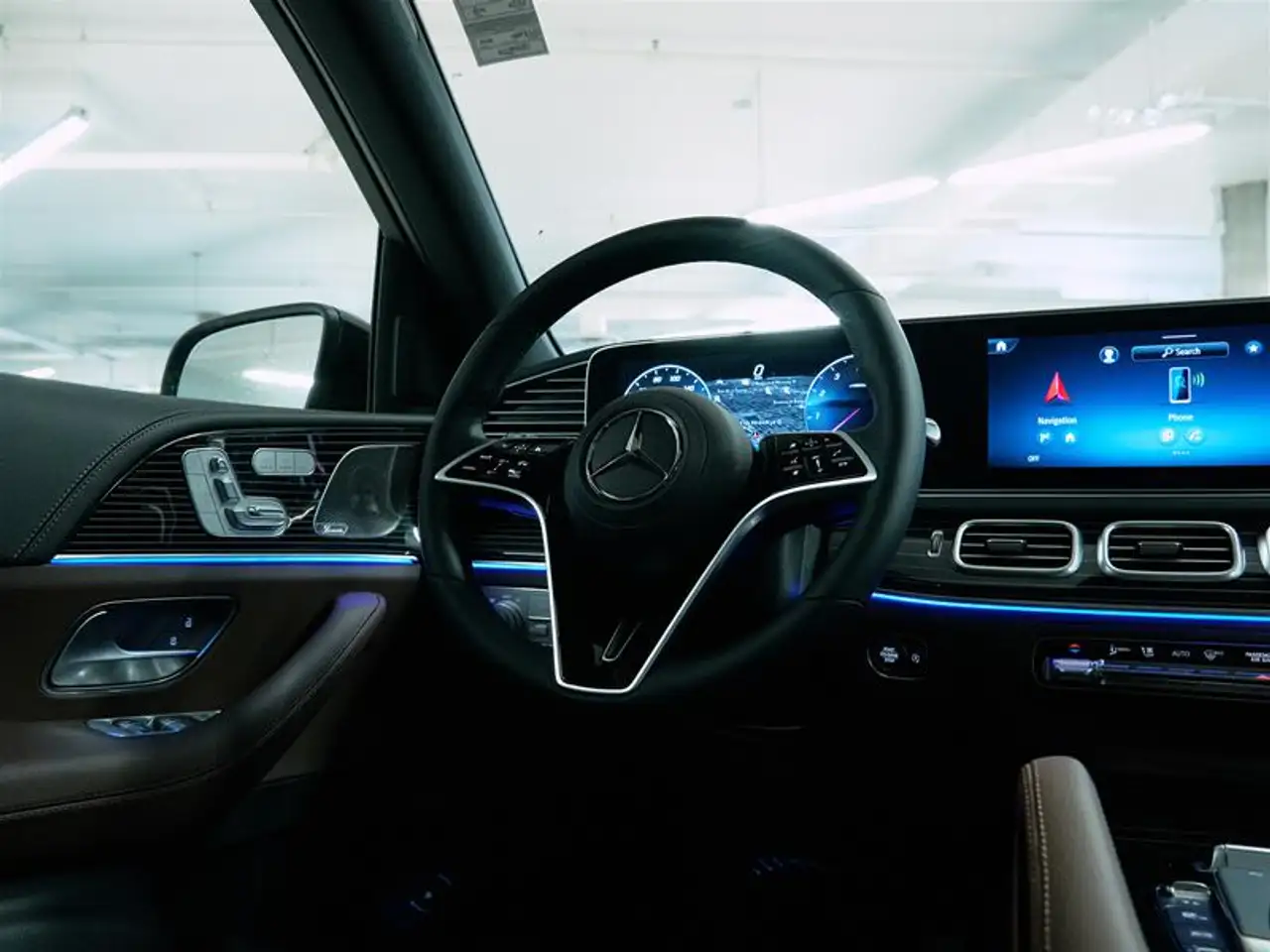 Mercedes-Benz GLE - Image 26