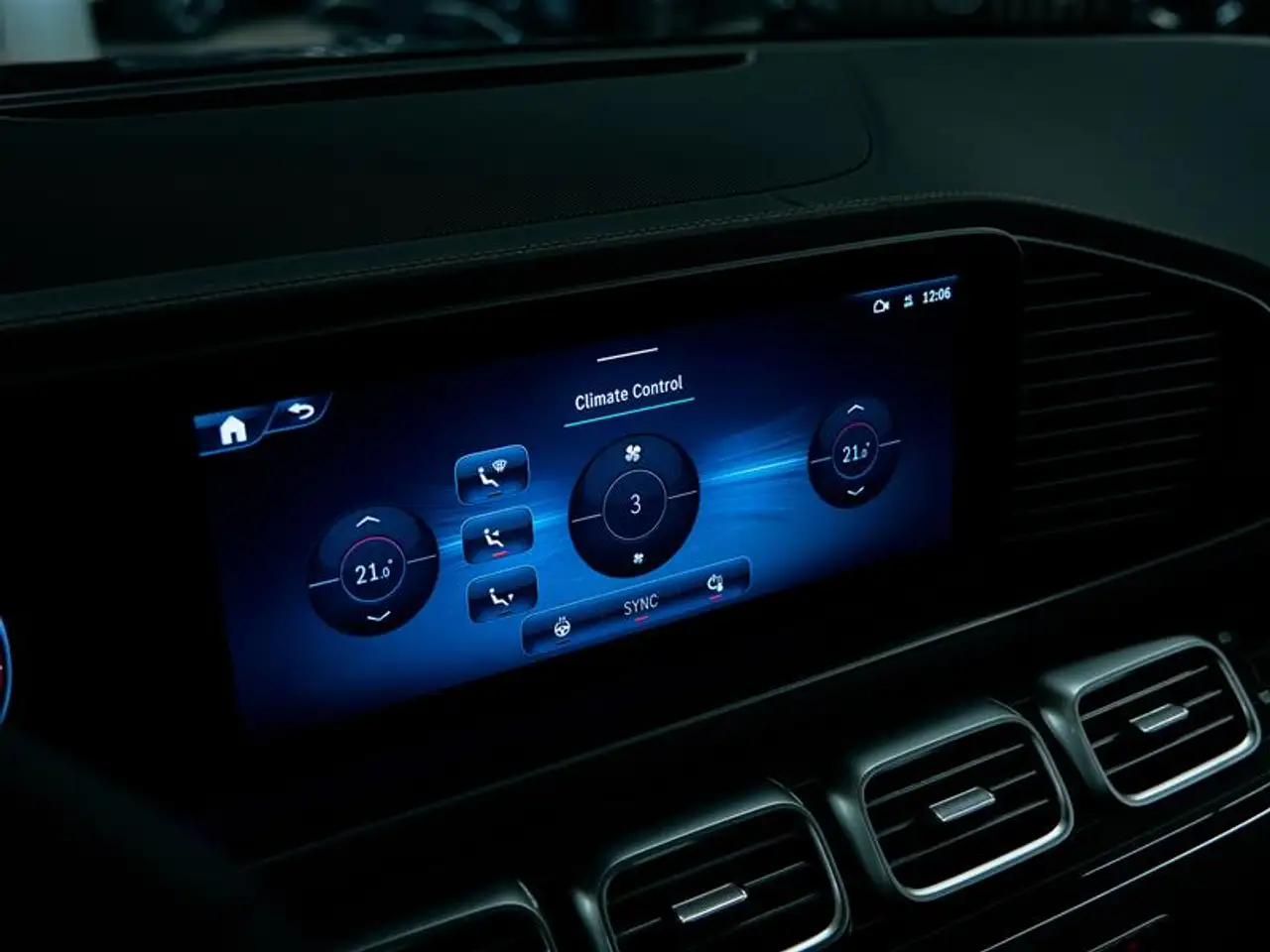 Mercedes-Benz GLE - Image 39