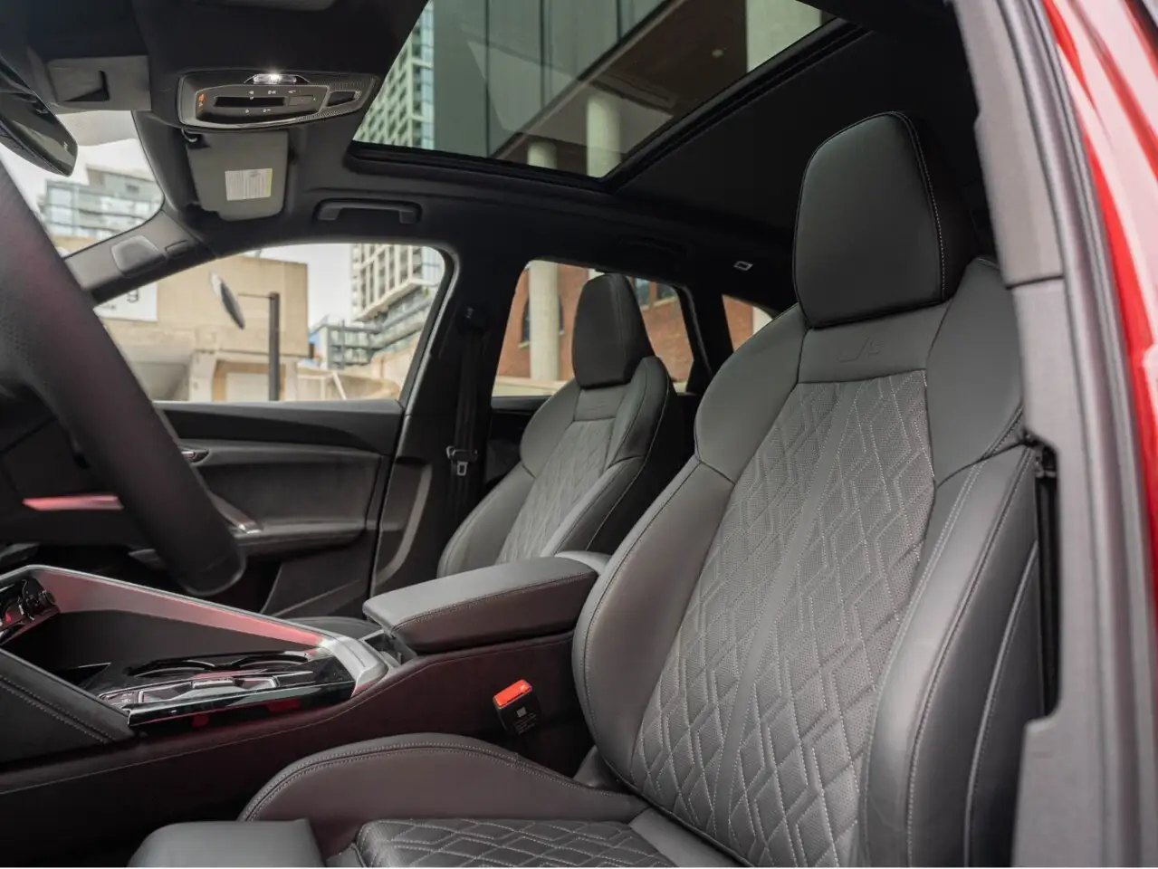 Audi SQ5 - Image 18