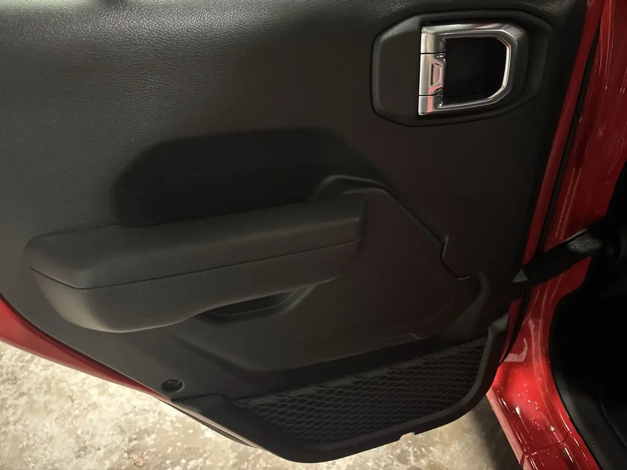 Jeep Wrangler - Image 35