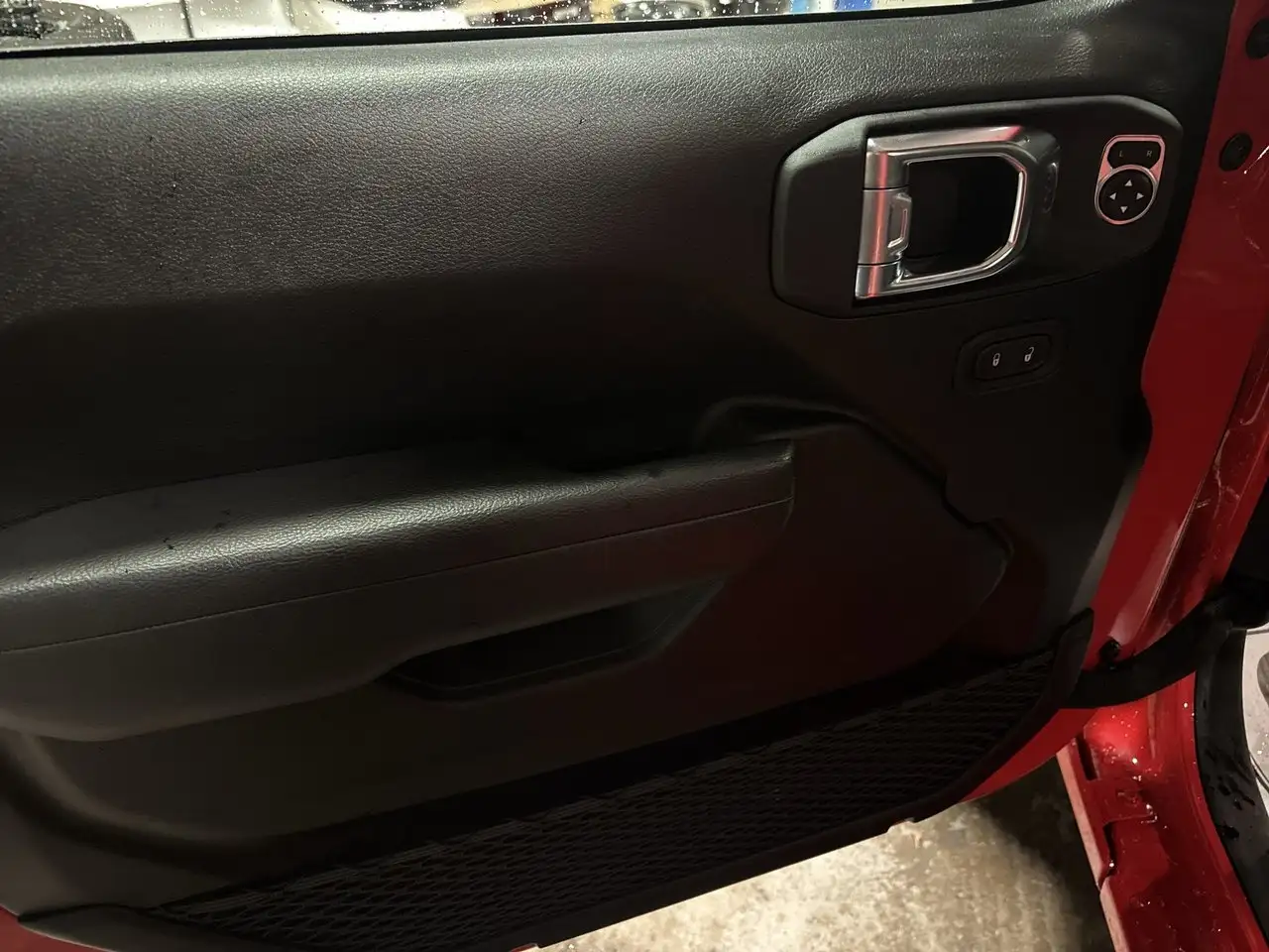 Jeep Wrangler - Image 15
