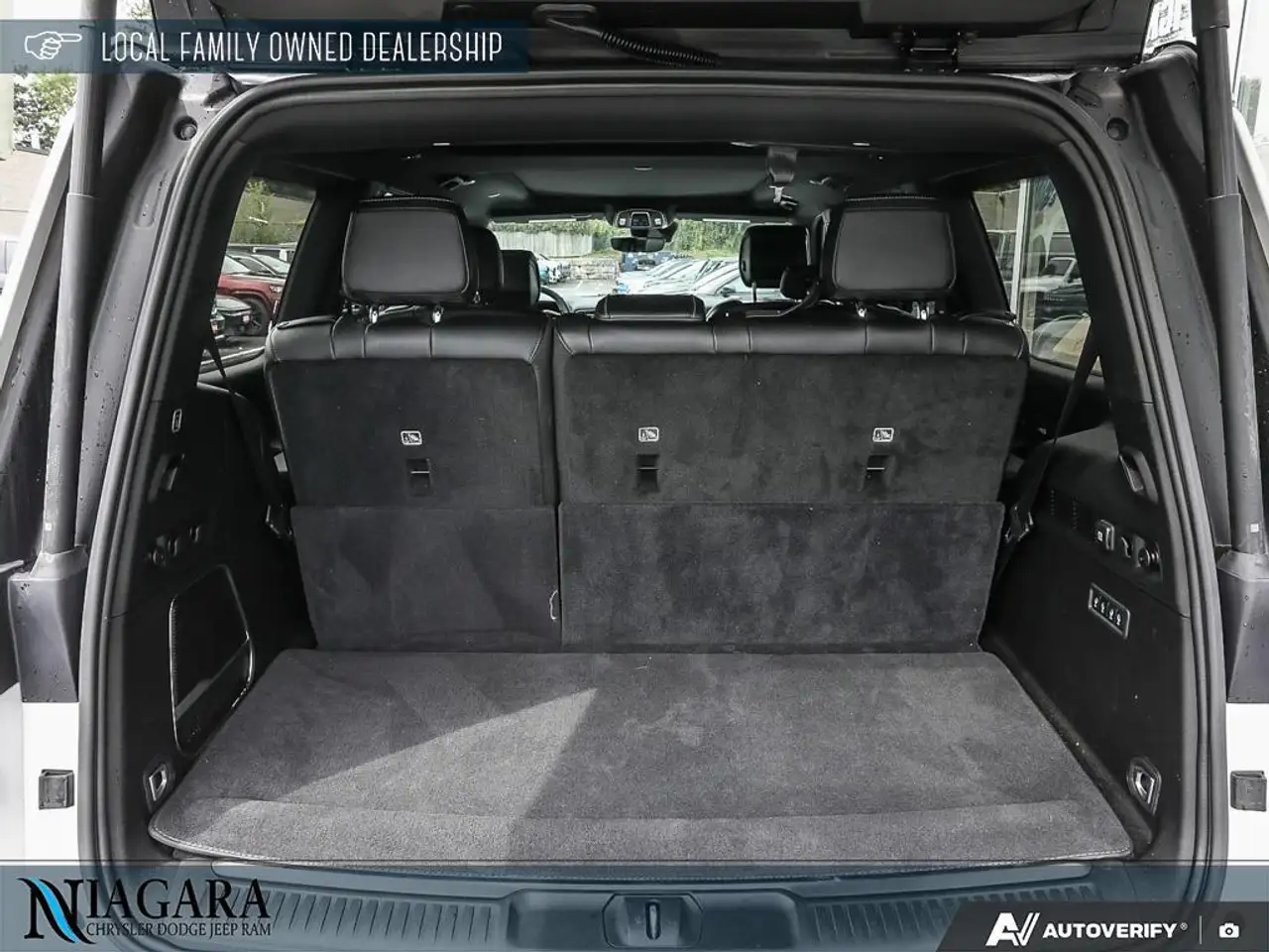 Jeep Wagoneer - Image 11