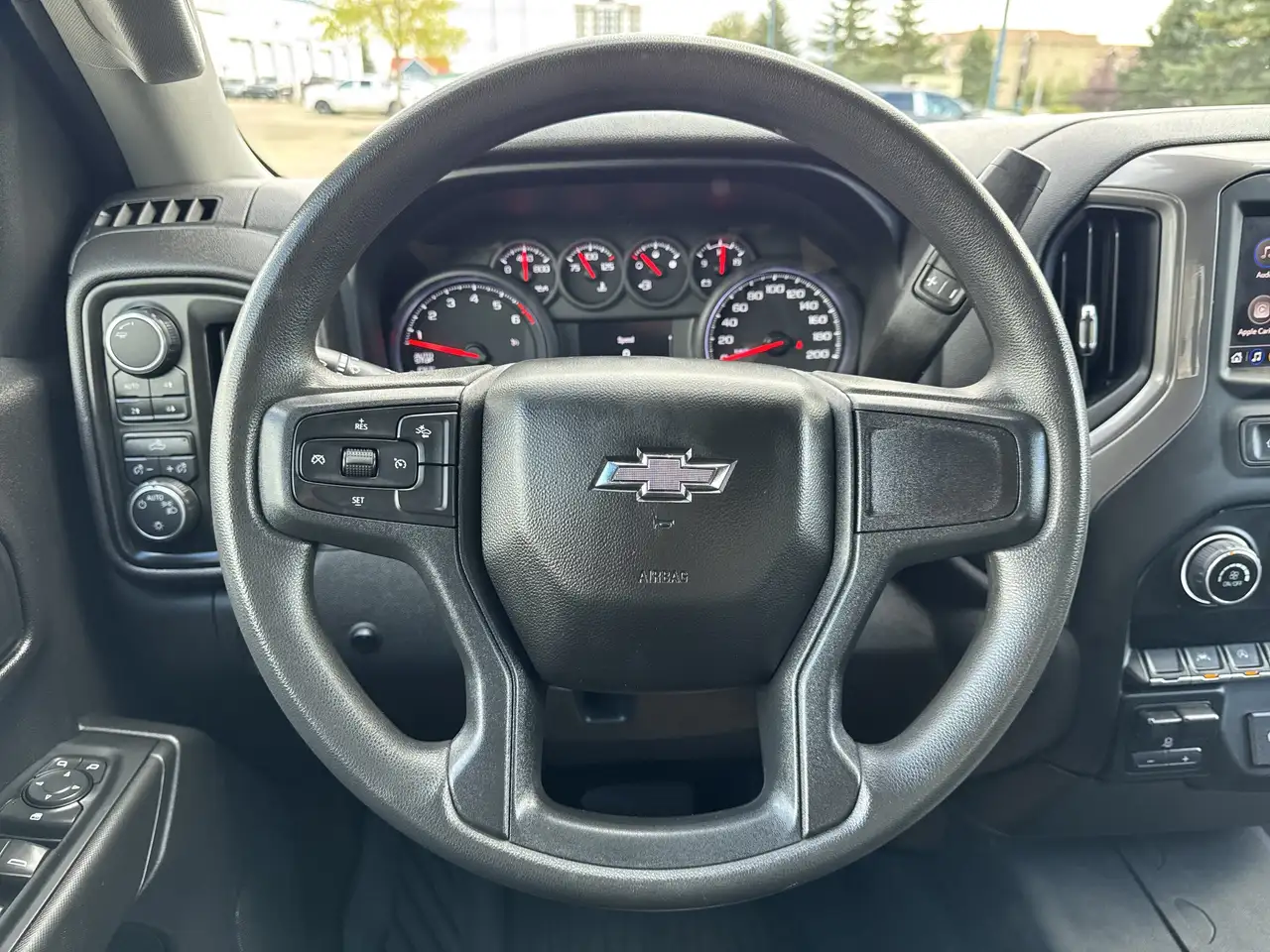 Chevrolet Silverado 1500 - Image 22