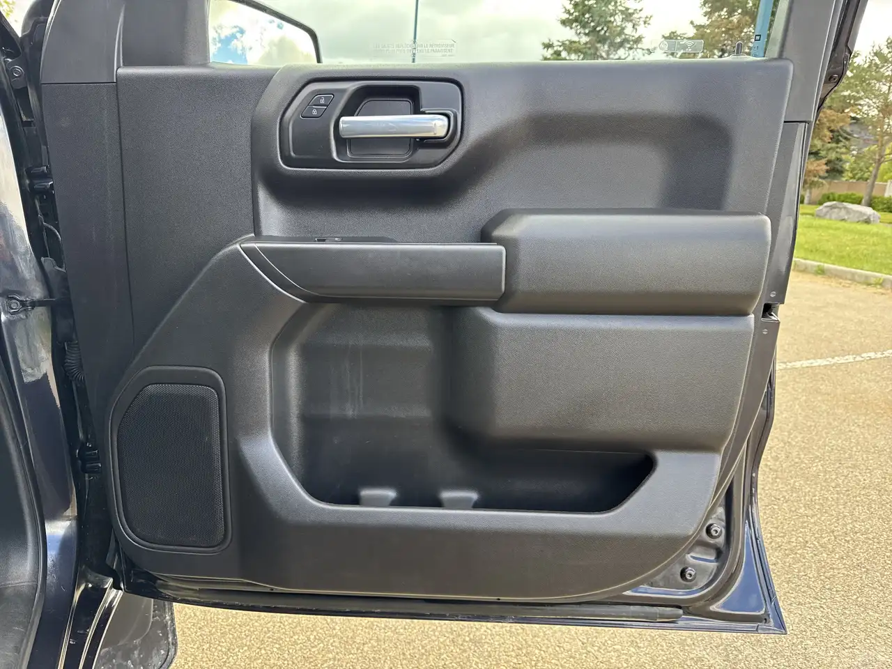 Chevrolet Silverado 1500 - Image 9