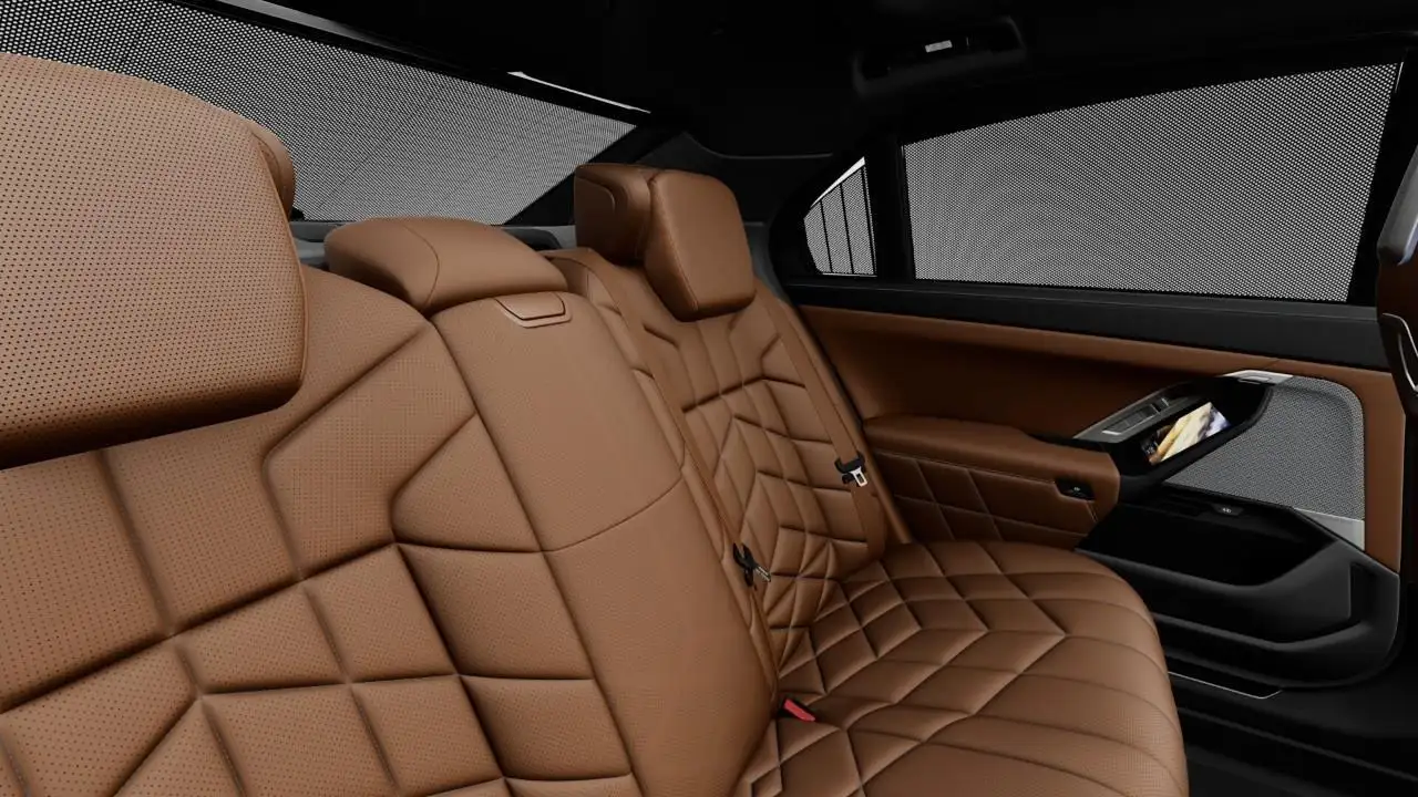 BMW 7 Series - Image 12