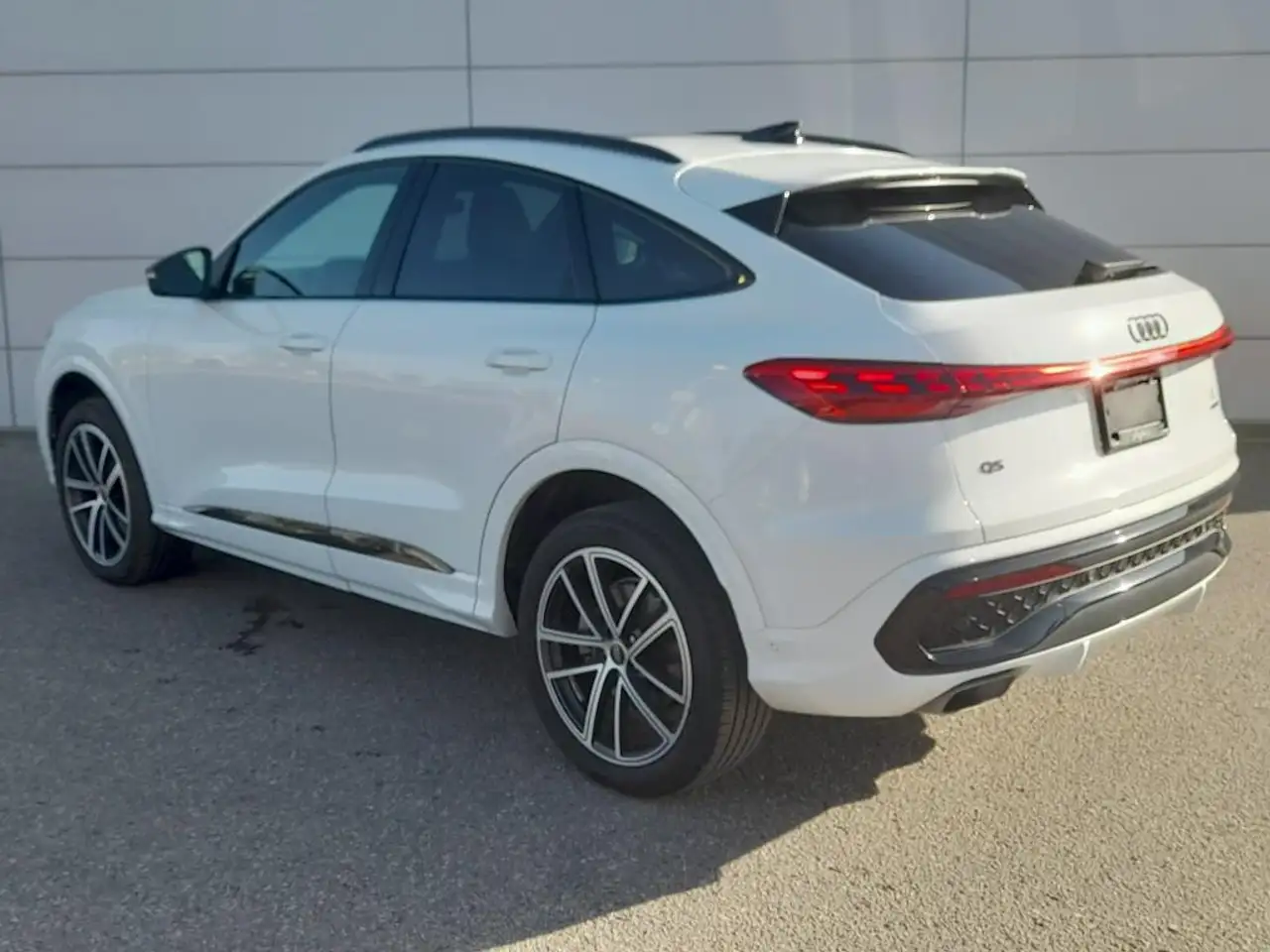 Audi Q5 - Image 8