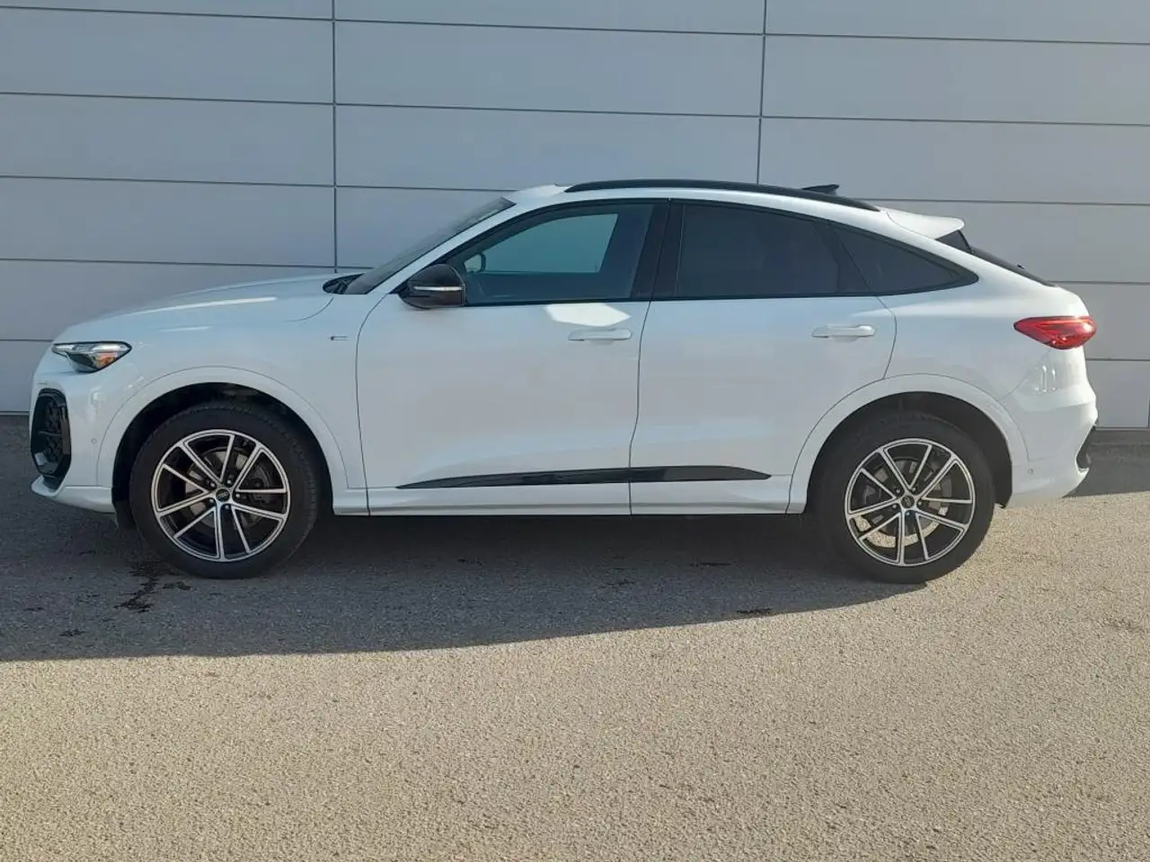 Audi Q5 - Image 9