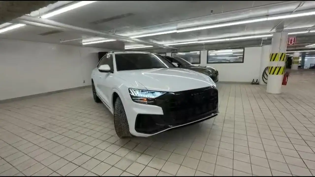 Audi SQ8 - Image 10
