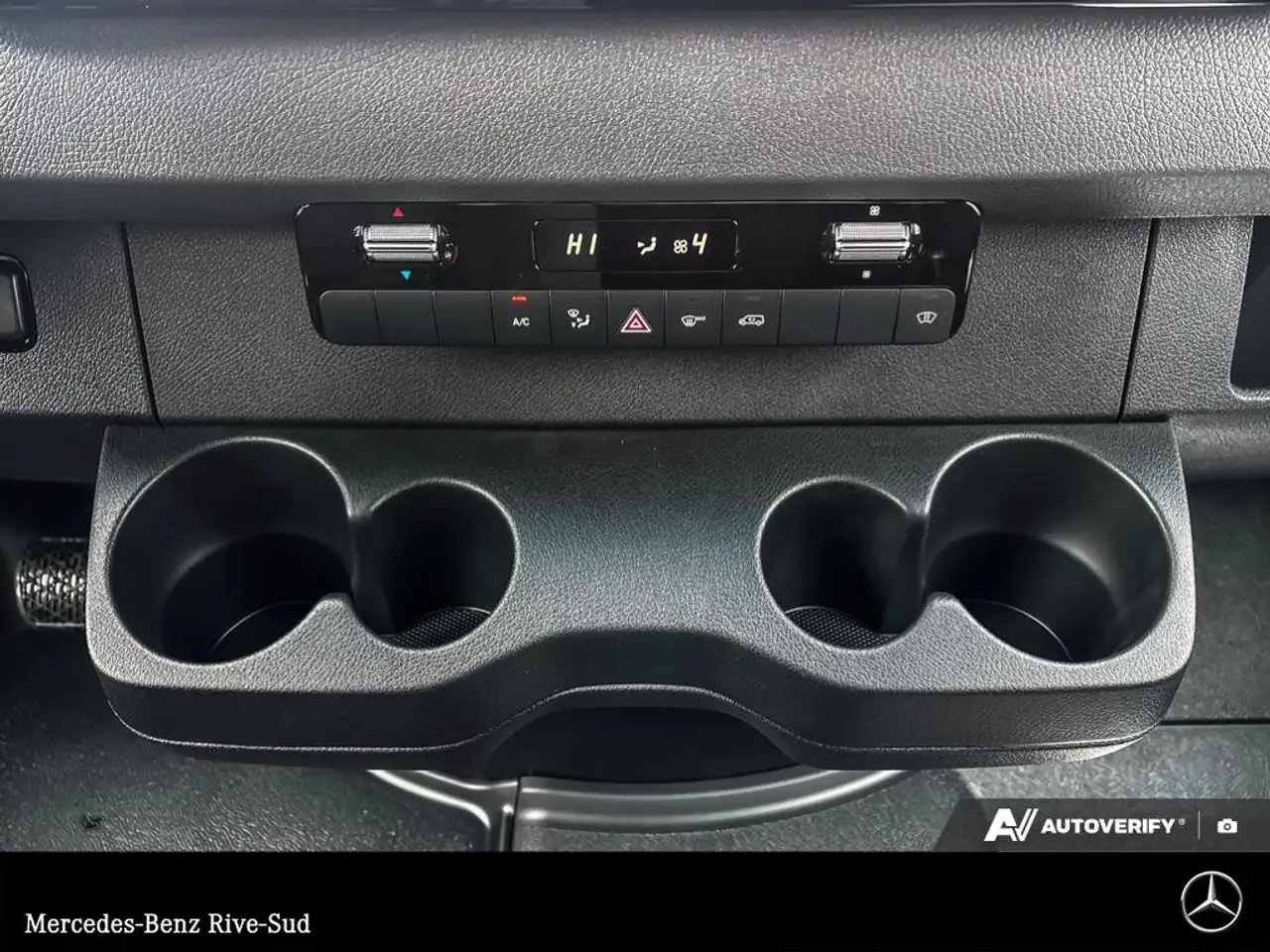 Mercedes-Benz Sprinter - Image 15