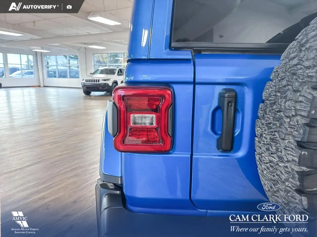 Jeep Wrangler - Image 11