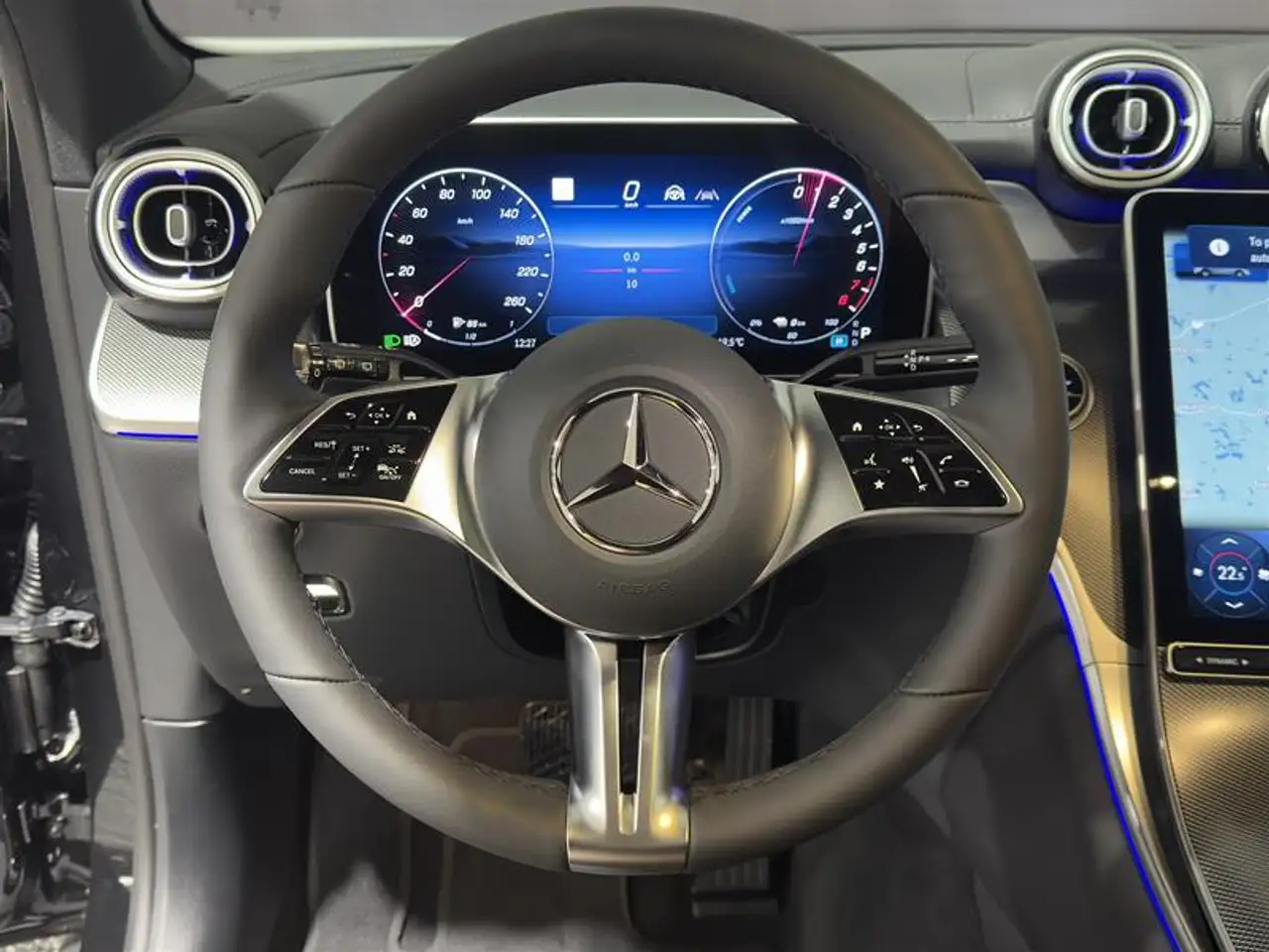 Mercedes-Benz GLC - Image 21