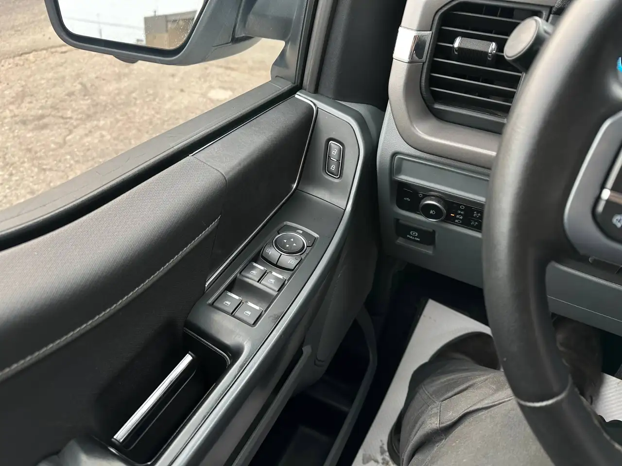 Ford F-150 - Image 20