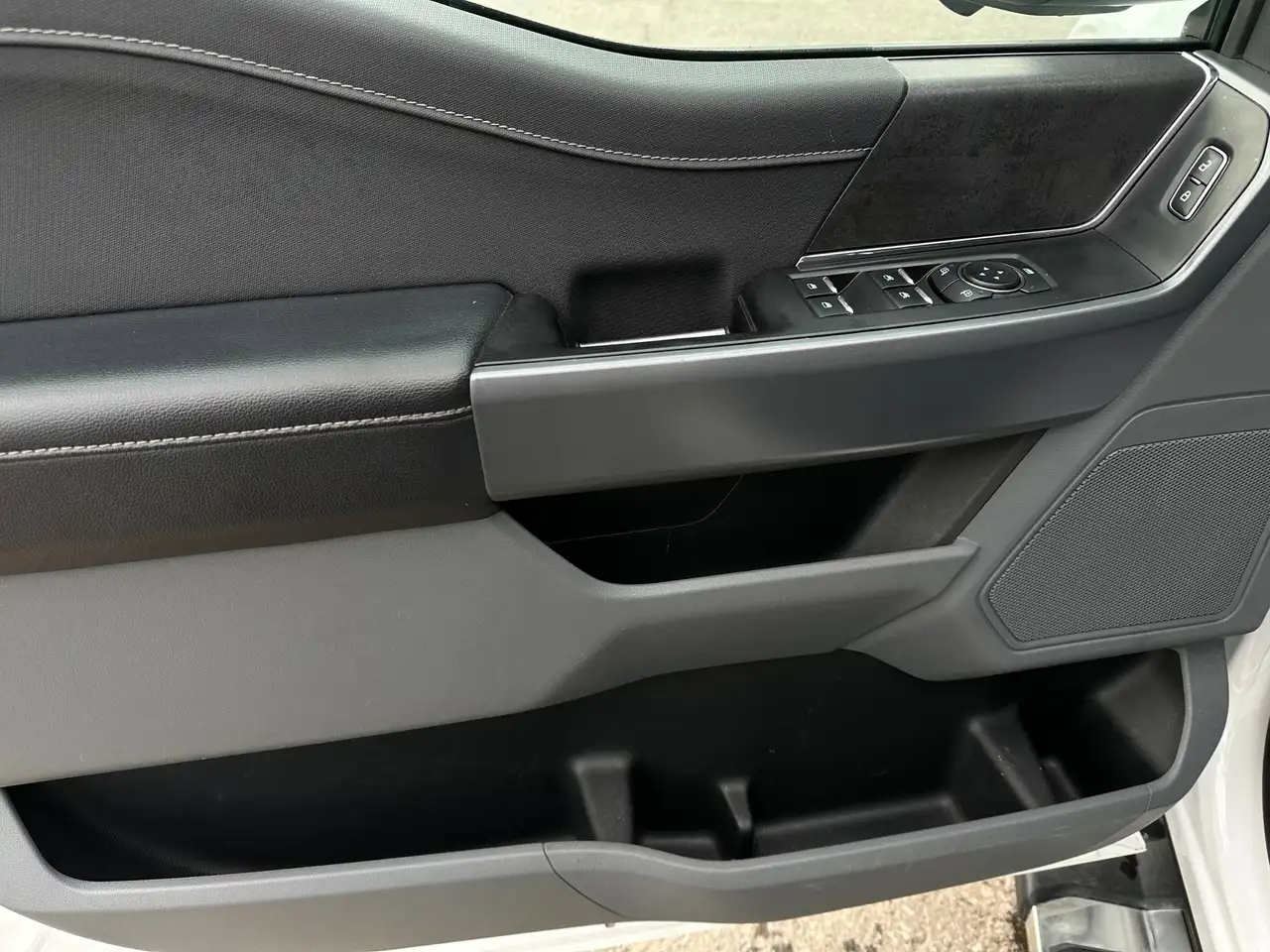 Ford F-150 - Image 11