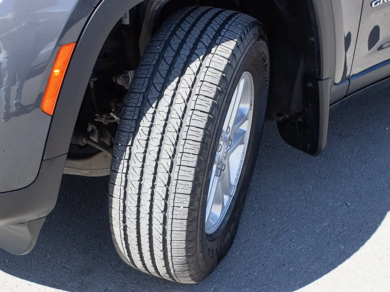Jeep Grand Cherokee - Image 12